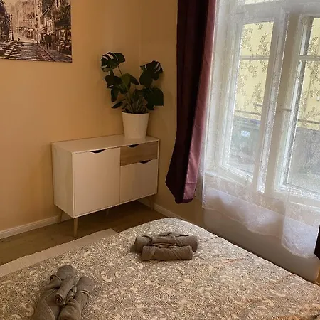Family 3Bdr Apartment With A Terrace In Kadriorg