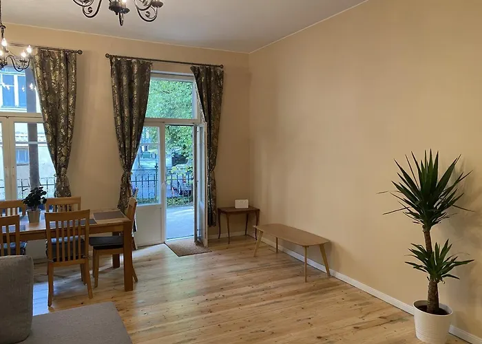 Family 3Bdr Apartment With A Terrace In Kadriorg Tallinn