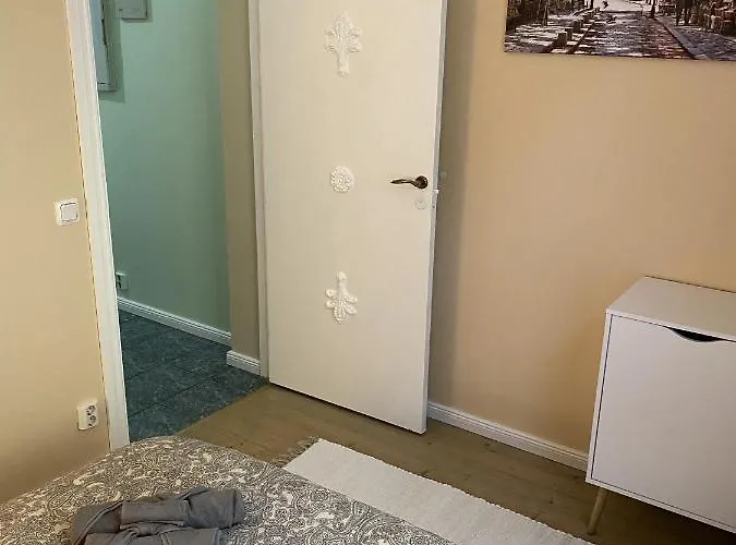 3Bdr Apartment With A Terrace In Kadriorg דירה טאלין